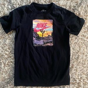 Nike Boys Graphic T-shirt, Size Large,used excellent condition